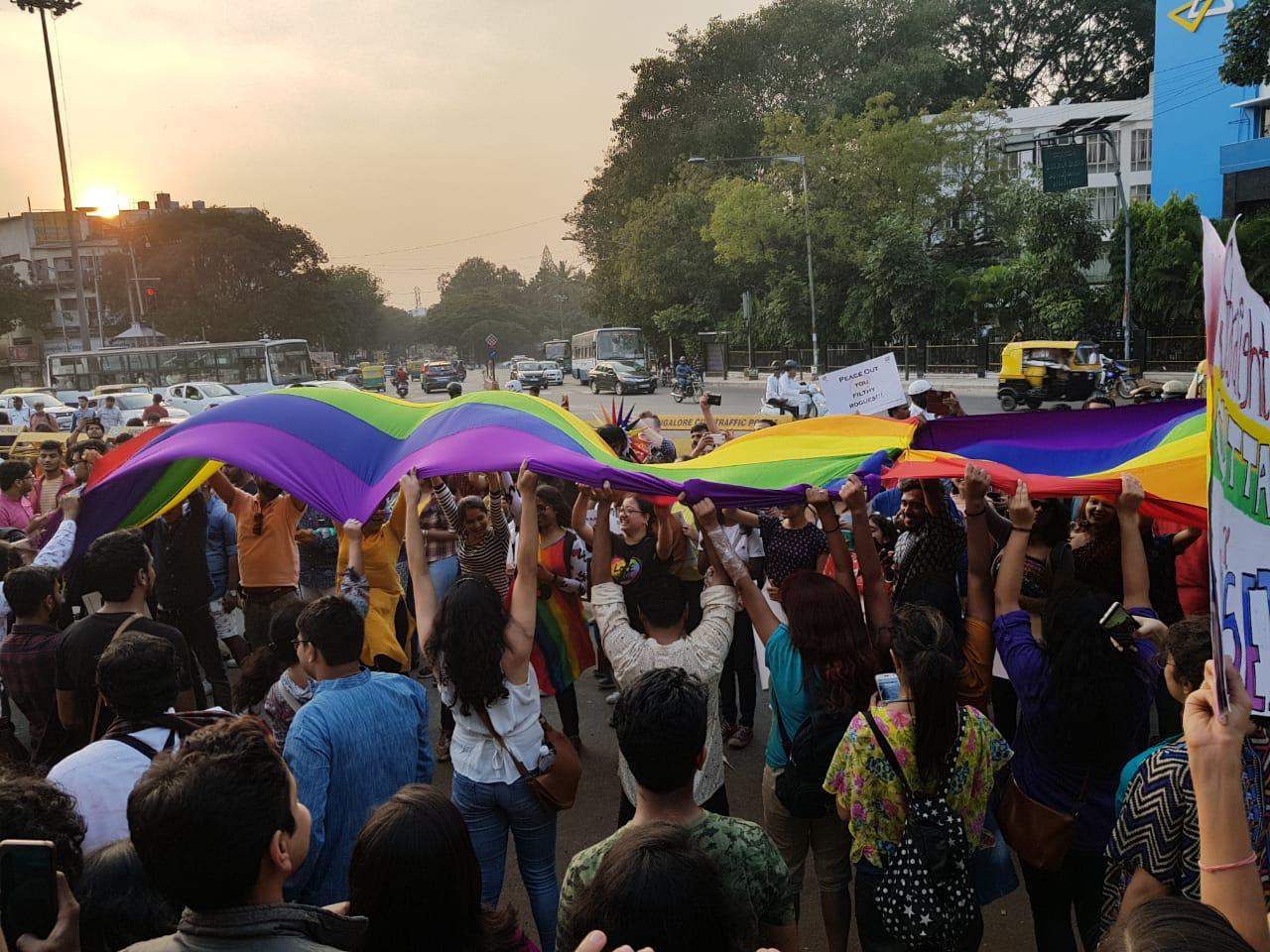 Pride March, BananiVissta